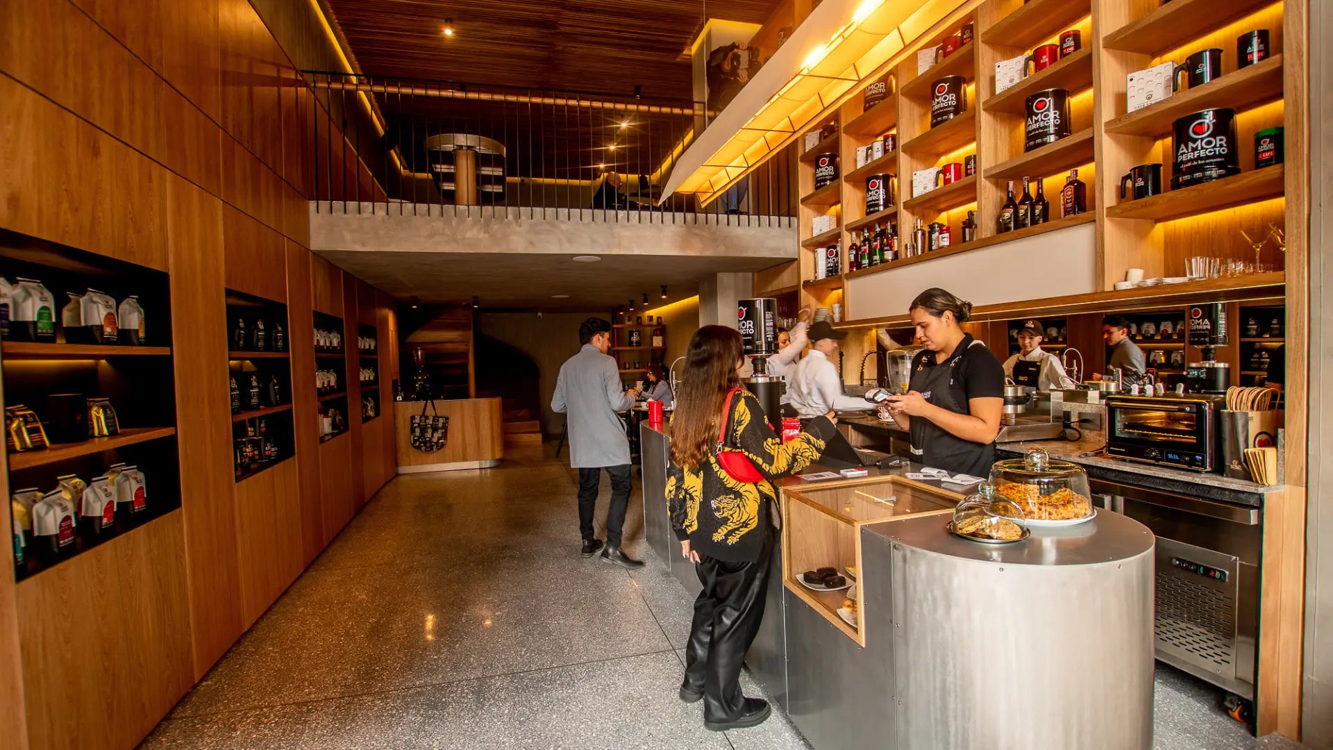 Tienda Amor Perfecto Parque Santander, Bogotá. Experiencia de café de especialidad, barismo profesional y venta de café colombiano en grano.