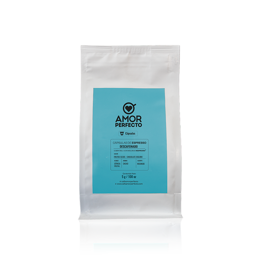 Cápsulas de café descafeinado Amor Perfecto compatibles con máquinas Nespresso. Pack de 20 cápsulas de espresso descafeinado con notas de chocolate oscuro y frutos secos.